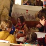 O druhé adventní neděli v Chýnově malovali betlém, muzikanti vyhrávali před Hospůdkou u Čendy