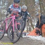 VIDEO: Adéla Zavadilová vybojovala mistrovský titul mezi staršími žákyněmi! Pro Cycling Academy Tábor připsala i prvenství v poháru