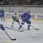 VIDEO: Grofe, vypadni, přivítali fanoušci nového trenéra HC Tábor. Kohouti se po výhře nad Vrchlabím vrátili do čela ligy