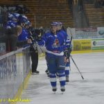 VIDEO: Grofe, vypadni, přivítali fanoušci nového trenéra HC Tábor. Kohouti se po výhře nad Vrchlabím vrátili do čela ligy