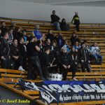 VIDEO: Grofe, vypadni, přivítali fanoušci nového trenéra HC Tábor. Kohouti se po výhře nad Vrchlabím vrátili do čela ligy