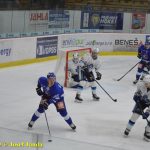 VIDEO: Grofe, vypadni, přivítali fanoušci nového trenéra HC Tábor. Kohouti se po výhře nad Vrchlabím vrátili do čela ligy