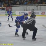 VIDEO: Grofe, vypadni, přivítali fanoušci nového trenéra HC Tábor. Kohouti se po výhře nad Vrchlabím vrátili do čela ligy