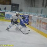 VIDEO: Grofe, vypadni, přivítali fanoušci nového trenéra HC Tábor. Kohouti se po výhře nad Vrchlabím vrátili do čela ligy