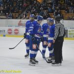 VIDEO: Grofe, vypadni, přivítali fanoušci nového trenéra HC Tábor. Kohouti se po výhře nad Vrchlabím vrátili do čela ligy