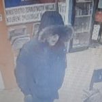 V Sezimově Ústí někdo platil kradenou kartou. Policie pátrá po třech lidech