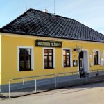 V Mezné u Soběslavi existovala škola 68 let a působili v ní vynikající učitelé. Dětí bývalo až padesát ve třídě