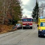 Při nehodě u Závišína se zranili tři lidé. Mladého muže transportoval do nemocnice vrtulník