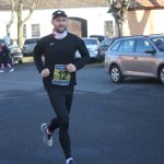 Žďárský útěk letos přivítal i běžce v maskách