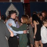 I přes výpadek proudu si cehničtí deváťáci svůj večer užili