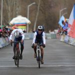 Češi medaili ve štafetách nezískali a brali až 6. místo. Zlaté medaile si pověsili na krk Francouzi