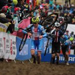 Česká reprezentace vybojovala na MS v cyklokrosu první medaili! Junior Kryštof Bažant získal bronz