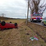 Vážná nehoda na Strakonicku. Řidiče transportoval do nemocnice vrtulník