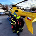Muž ve Strakonicích spadl do šestimetrové šachty. Vrtulník ho transportoval do nemocnice