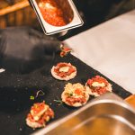 V gastronomické bitvě v Krumlově se soutěžilo o nejlepší tatarák