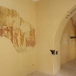 Při rekonstrukci kostela v Čejeticích odkryl restaurátor středověké nástěnné malby