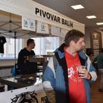 Na Pivních slavnostech v Táboře se hlasuje. Nejlepší tácek má Pivovar Obora, nejlepší sklo Bernard. Kdo vyhraje soutěž o nejlepší pivo?