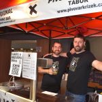 Na Pivních slavnostech v Táboře se hlasuje. Nejlepší tácek má Pivovar Obora, nejlepší sklo Bernard. Kdo vyhraje soutěž o nejlepší pivo?
