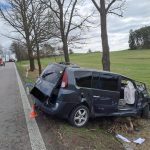 AKTUALIZOVÁNO: Při nehodě u Sedlice se zranili tři lidé. Policie pátrá po řidiči dodávky