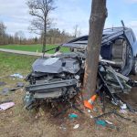 AKTUALIZOVÁNO: Při nehodě u Sedlice se zranili tři lidé. Policie pátrá po řidiči dodávky