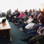 V budějovickém archivu zahájili přednášky o historii. Po nakouknutí do nálezů v v kostelních makovicích přijde třeba kočičí aféra