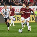 Dynamo se kouslo samo. Sparta vyhrála vyrovnaný duel po chybě Janáčka