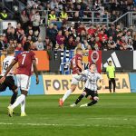 Dynamo se kouslo samo. Sparta vyhrála vyrovnaný duel po chybě Janáčka