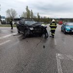Při nehodě tří aut v Kaplici se zranili čtyři lidé. Jednu ženu transportoval do nemocnice vrtulník
