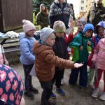 V plánské mateřince Pohádka slavily děti Den země se zvířaty i tříděním nepořádku