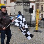 Na soutěž historických aut 0 106 Jihočeským krajem dorazilo 41 posádek