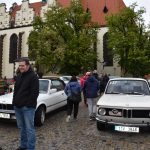 Na soutěž historických aut 0 106 Jihočeským krajem dorazilo 41 posádek