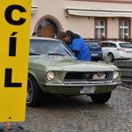 Na soutěž historických aut 0 106 Jihočeským krajem dorazilo 41 posádek