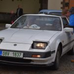 Na soutěž historických aut 0 106 Jihočeským krajem dorazilo 41 posádek