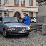 Na soutěž historických aut 0 106 Jihočeským krajem dorazilo 41 posádek