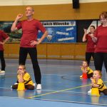 Zaplněná sportovní hala v Milevsku sledovala ukázky sletových skladeb. Sokolská akademie i letos nadchla publikum
