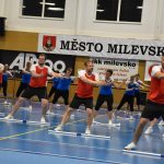 Zaplněná sportovní hala v Milevsku sledovala ukázky sletových skladeb. Sokolská akademie i letos nadchla publikum