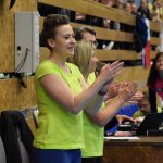 Zaplněná sportovní hala v Milevsku sledovala ukázky sletových skladeb. Sokolská akademie i letos nadchla publikum