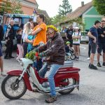 Prvomájový průvod v Sedlici ovládli trampové