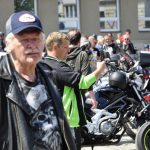VIDEO: Milevské náměstí zaplnily stovky nablýskaných motorek. Kněží jim tam před sezonou požehnali