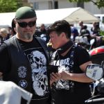 VIDEO: Milevské náměstí zaplnily stovky nablýskaných motorek. Kněží jim tam před sezonou požehnali