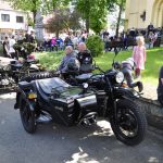VIDEO: Milevské náměstí zaplnily stovky nablýskaných motorek. Kněží jim tam před sezonou požehnali