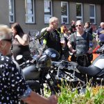 VIDEO: Milevské náměstí zaplnily stovky nablýskaných motorek. Kněží jim tam před sezonou požehnali