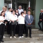 Vchod do úřadu v Soběslavi zdobí nová pamětní deska. Připomíná soběslavského rodáka pilota RAF Jaroslava Taudyho