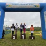 Účastníky akce Slavata triatlon tour potrápil nepříjemný déšť. Děti si na Komoře alespoň zaběhaly