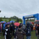 Účastníky akce Slavata triatlon tour potrápil nepříjemný déšť. Děti si na Komoře alespoň zaběhaly