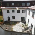 Chátrající hotel Saturn na Prachaticku se možná stane penzionem pro seniory