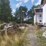 Chátrající hotel Saturn na Prachaticku se možná stane penzionem pro seniory