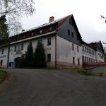 Chátrající hotel Saturn na Prachaticku se možná stane penzionem pro seniory