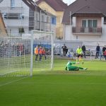 VIDEO: Táborsku chycená penalta proti lídrovi nepomohla. Ze Svépomoci veze Slavia všechny body