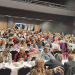 Hotel Palcát zaplnili táborští senioři 80+. Sešlo se jich 448